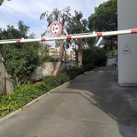 Grand Studio Neuf Face Port Et Plage, Parking Prive Golfe-Juan Exterior foto
