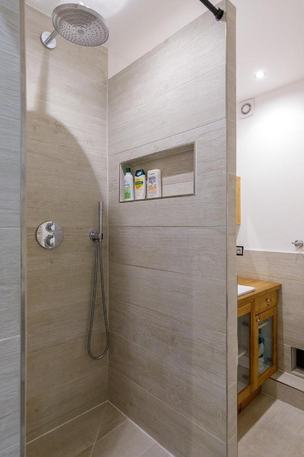 Grand Studio Neuf Face Port Et Plage, Parking Prive Golfe-Juan Exterior foto